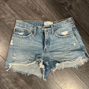 Abercrombie the Boyfriend Short, mid rise